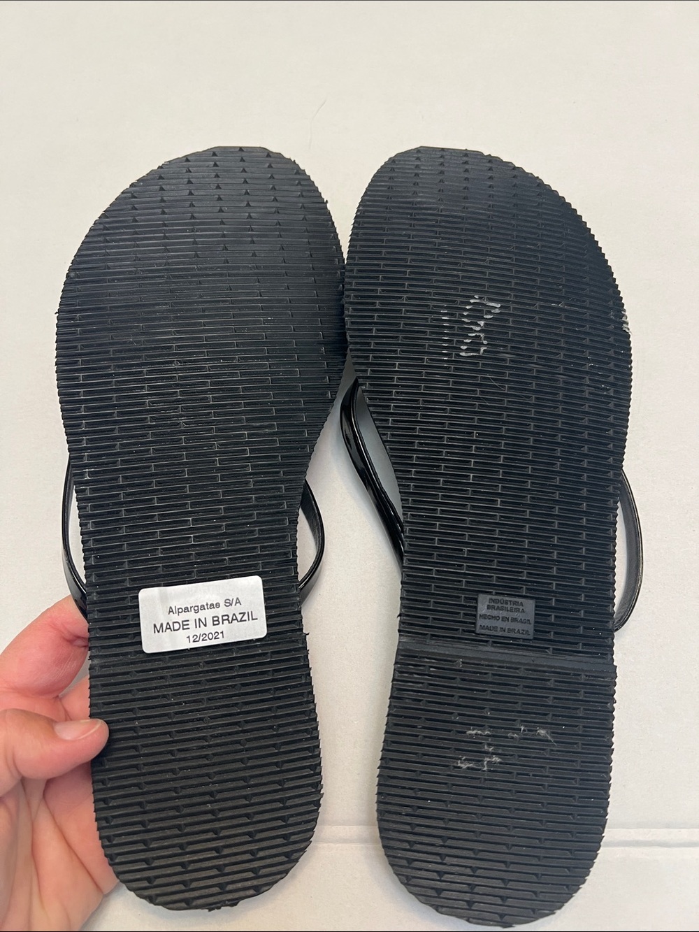 HAVAIANAS BLACK SLIM STRAP FLIP FLOP FLATS SIZE 11/12 WOMENS - Picture 5 of 9